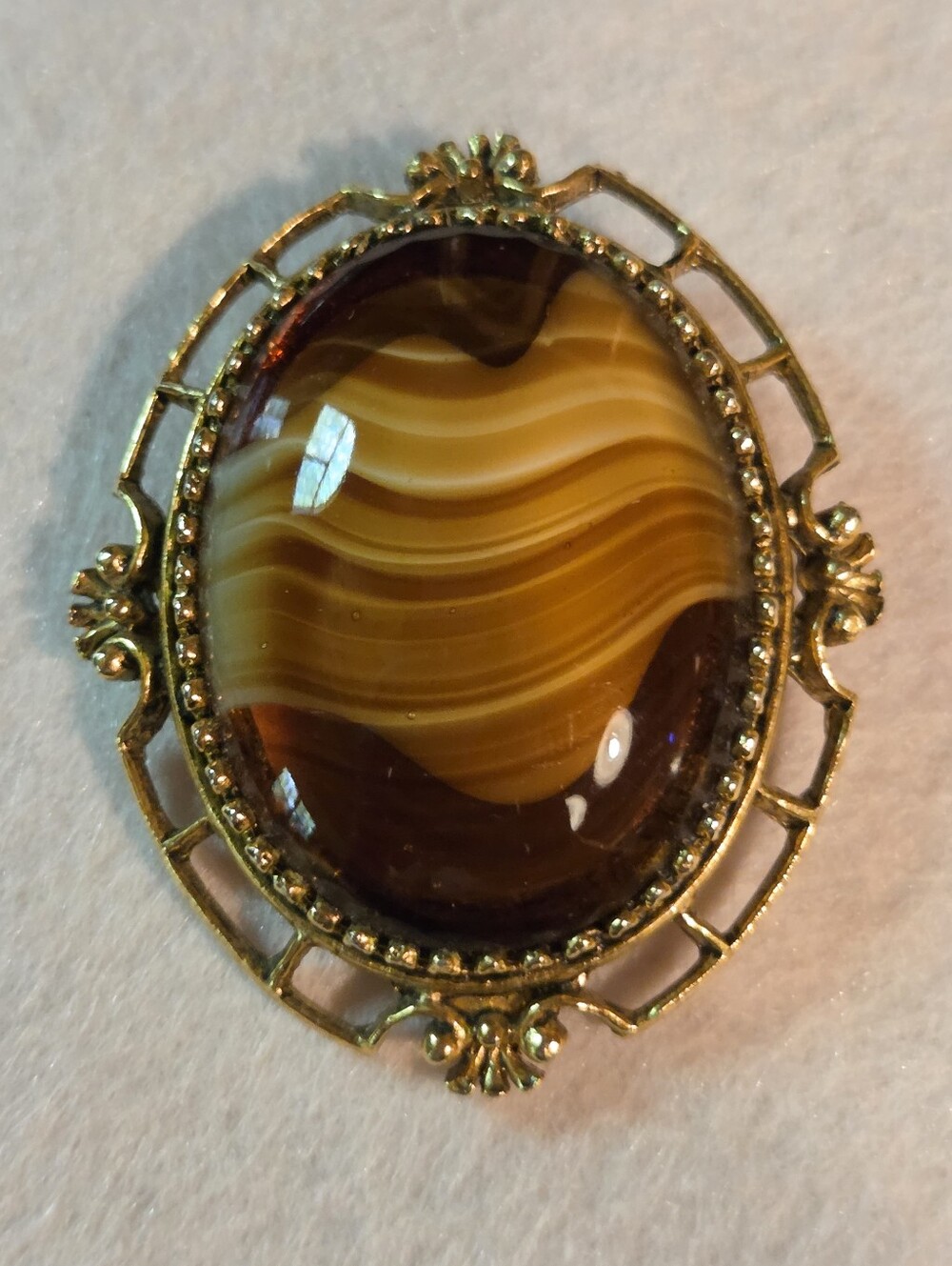 Vintage Brown Banded Caramel Art Glass Oval Brooch / Pendant - Women Jewelry